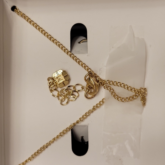 Monet gold tone blue stone set of necklace and earrings in a box. - Picture 2 of 2